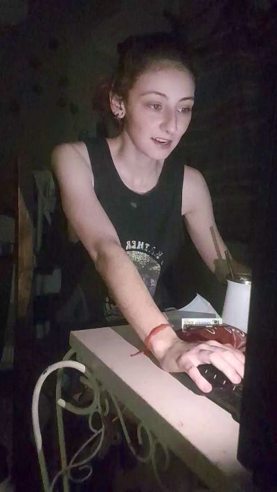 ASTRIDSHINE live cam on Cam4