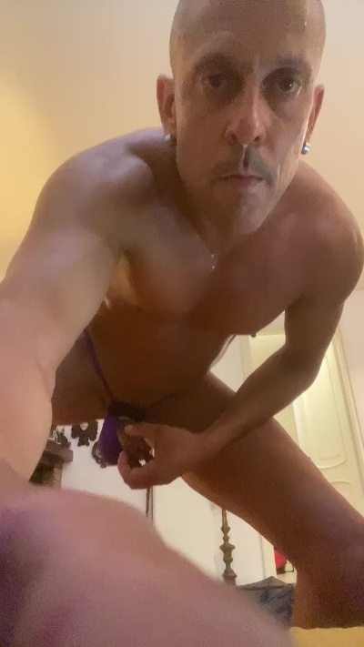 ATMDICIRO live cam on Cam4