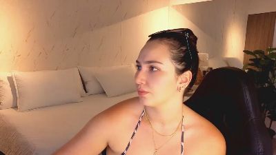 AVA__BLUE live cam on Cam4
