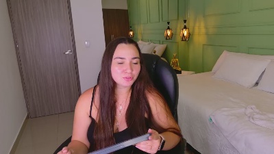 AVA__BLUE live cam on Cam4