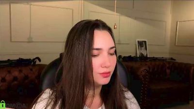 AVA__BLUE live cam on Cam4