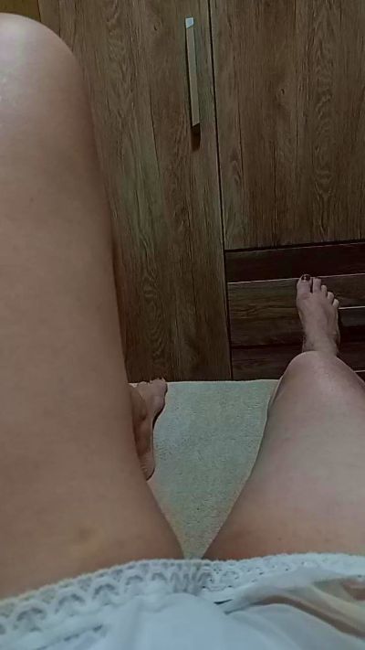 A_Bellaa live cam on Cam4