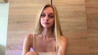 AbbyWeuve live cam on Cam4
