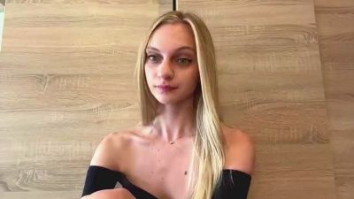 AbbyWeuve live cam on Cam4