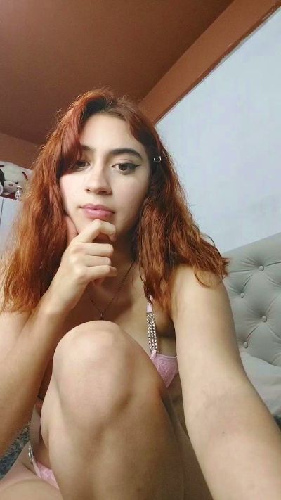 AbellaLuxar live cam on Cam4