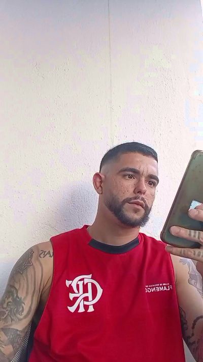 Abrahao22 live cam on Cam4