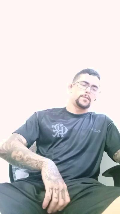 Abrahao22 live cam on Cam4