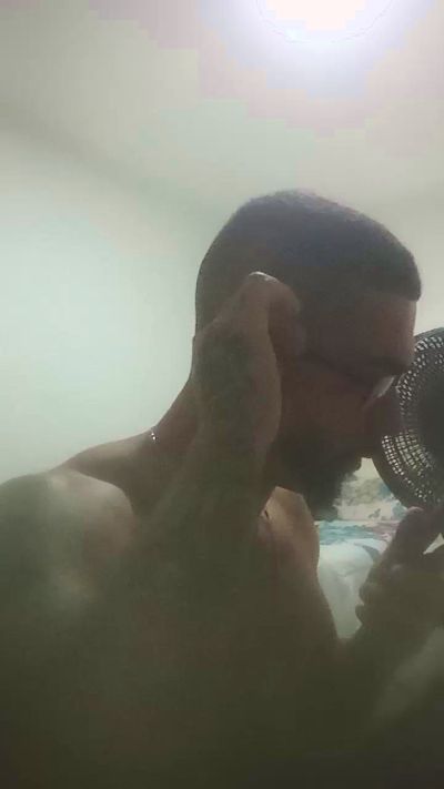 Abrahao22 live cam on Cam4