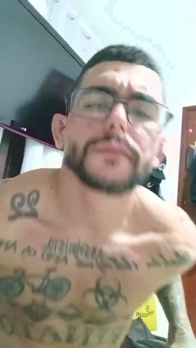 Abrahao22 live cam on Cam4