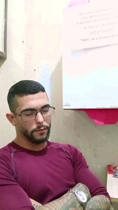 Abrahao22 live cam on Cam4