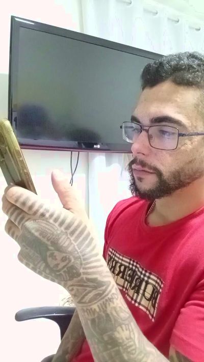 Abrahao22 live cam on Cam4