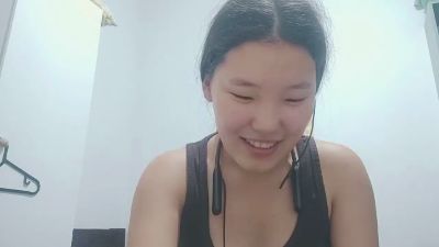 AdahTorda live cam on Cam4