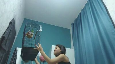 AdahTorda live cam on Cam4