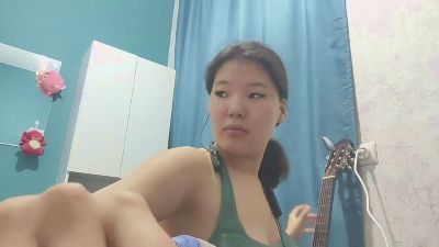 AdahTorda live cam on Cam4