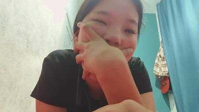 AdahTorda live cam on Cam4