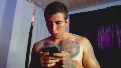 Adam_Hudsond live cam on Cam4