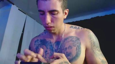 Adam_Hudsond live cam on Cam4