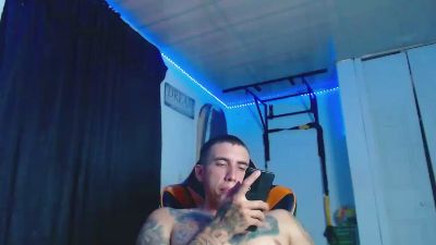 Adam_Hudsond live cam on Cam4