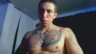 Adam_Hudsond live cam on Cam4