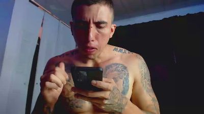 Adam_Hudsond live cam on Cam4
