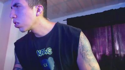 Adam_Hudsond live cam on Cam4