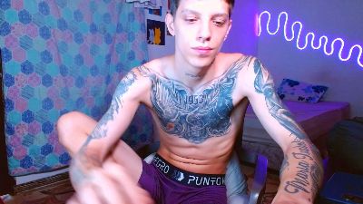 Adam_Master77 live cam on Cam4