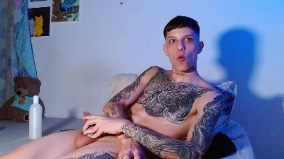 Adam_Master77 live cam on Cam4