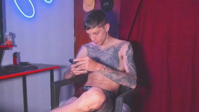 Adam_Master77 live cam on Cam4