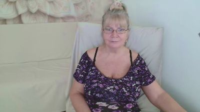 Adama4love live cam on Cam4