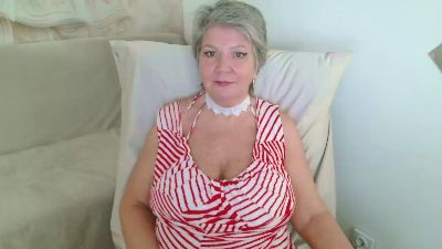 Adama4love live cam on Cam4