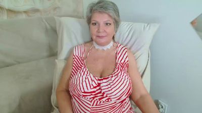 Adama4love live cam on Cam4