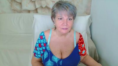 Adama4love live cam on Cam4
