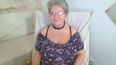 Adama4love live cam on Cam4