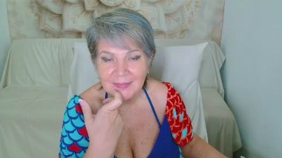 Adama4love live cam on Cam4
