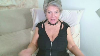 Adama4love live cam on Cam4