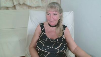 Adama4love live cam on Cam4