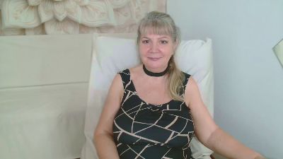 Adama4love live cam on Cam4