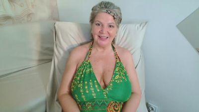 Adama4love live cam on Cam4