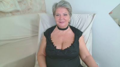 Adama4love live cam on Cam4