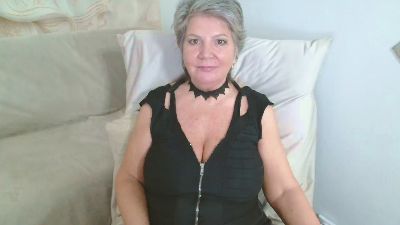 Adama4love live cam on Cam4