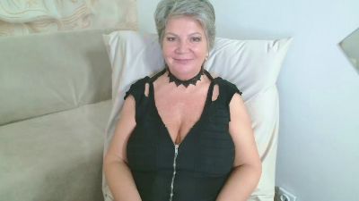Adama4love live cam on Cam4