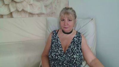 Adama4love live cam on Cam4