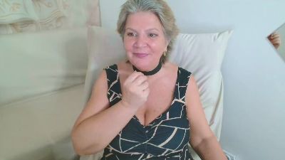 Adama4love live cam on Cam4