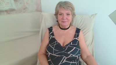Adama4love live cam on Cam4