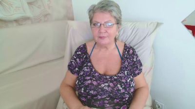 Adama4love live cam on Cam4