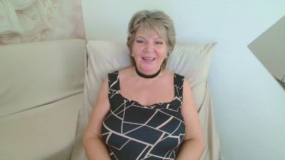 Adama4love live cam on Cam4
