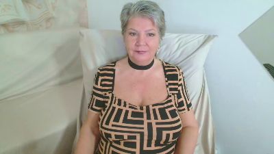 Adama4love live cam on Cam4