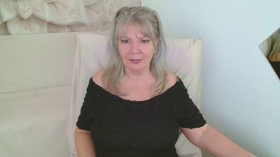 Adama4love live cam on Cam4