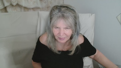 Adama4love live cam on Cam4