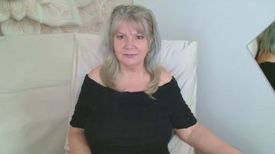 Adama4love live cam on Cam4